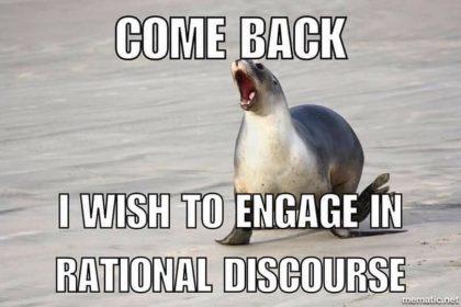 Interessierter Seelöwe, der sich an einer Diskussion beteiligen möchte